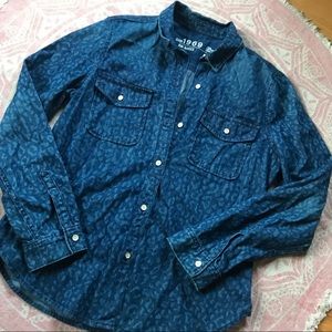 Gap Cheetah Chambray Button Down